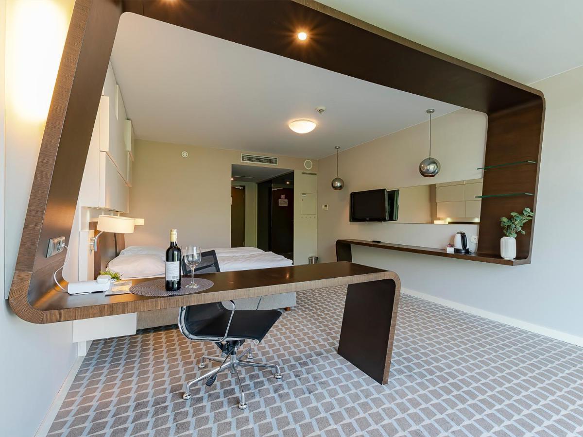 Vacationclub - Marine Hotel Apartament 437 كولوبرزيغ المظهر الخارجي الصورة